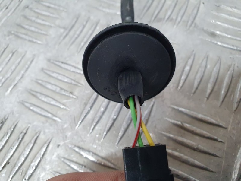 Recambio de retrovisor derecho para opel corsa e selective referencia OEM IAM 468435664  ELECTRICO 3 CABLES