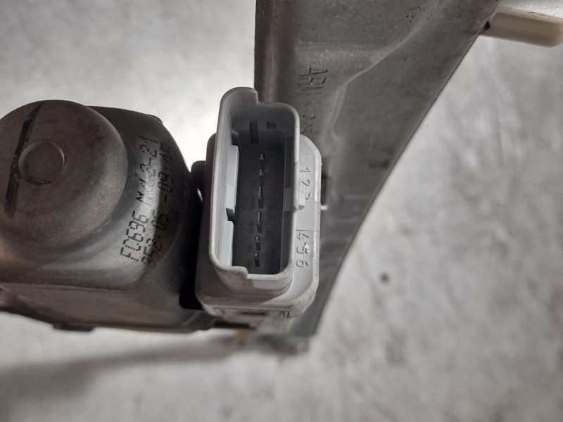 Recambio de elevalunas delantero izquierdo para peugeot 207 premium referencia OEM IAM 4000915J  ELECTRICO 6 PINES