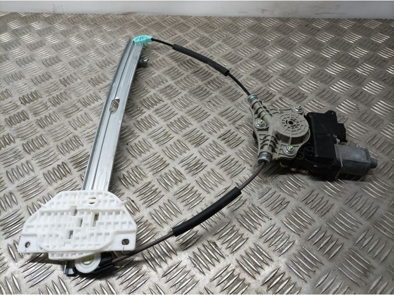 Recambio de elevalunas delantero izquierdo para kia stonic (ybcuv) black edition referencia OEM IAM 82401H8110  BOSCH ELECTRICO 