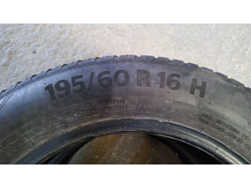 Recambio de neumatico pareja para neumaticos reutilizados - referencia OEM IAM 195601689H 195/60/16/89H CONTINENTAL