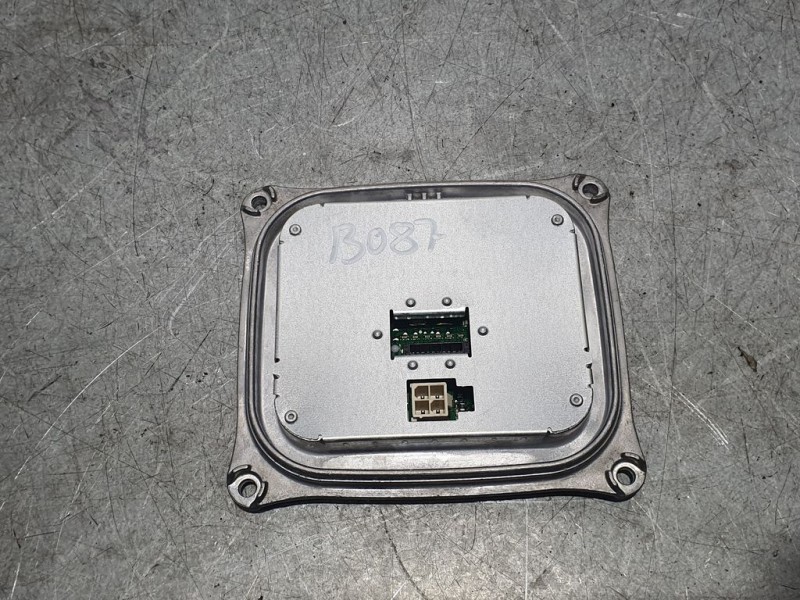 Recambio de centralita faro para audi a4 ber. (b8) básico referencia OEM IAM 8K0907472 130732921800 AL