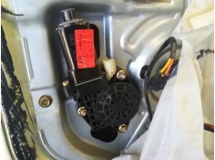 ELEVALUNAS TRASERO DERECHO 834602E000 2 PINS ELECTRICO