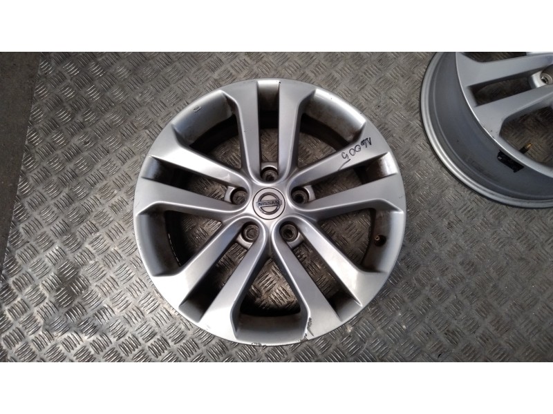 Recambio de juego llantas aluminio para nissan juke (f15) acenta referencia OEM IAM 7X17 5 TORN ET47 ALUMINIO 