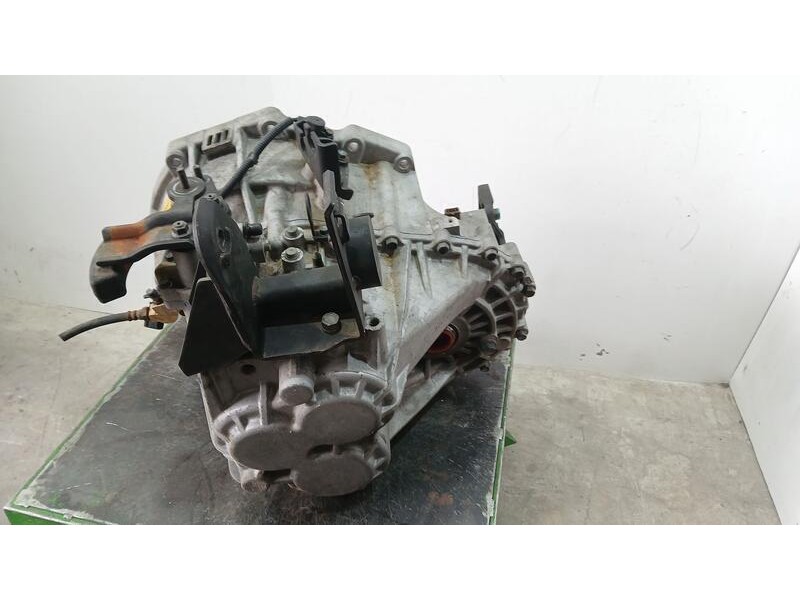 Recambio de caja cambios para kia carnival ex referencia OEM IAM 4300038050 Y061112465 5 VELOCIDADES