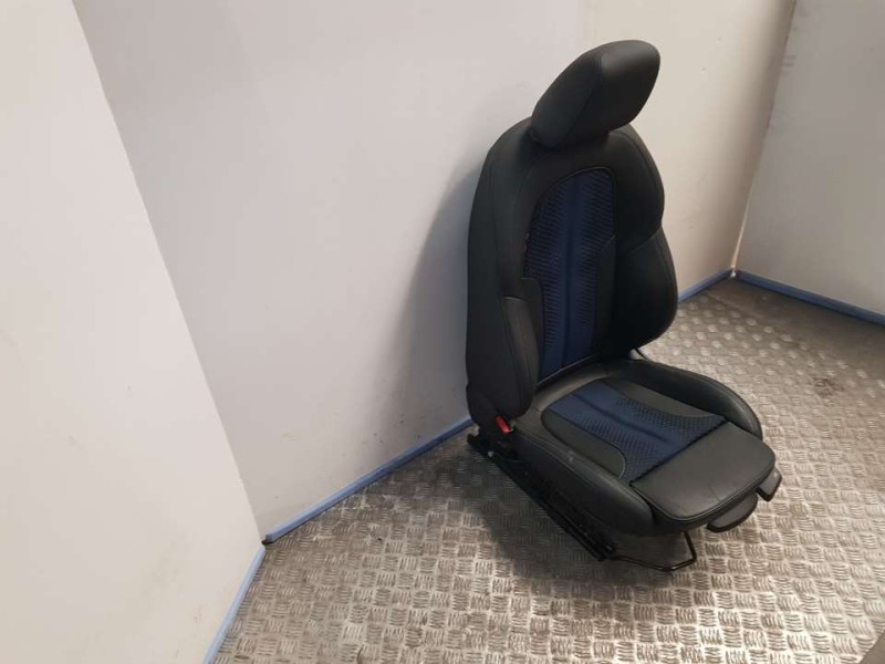 Recambio de juego asientos completo para bmw serie 1 lim. (f40) 118d m sport referencia OEM IAM 52108096829 C/ GUARNECIDOS 52108