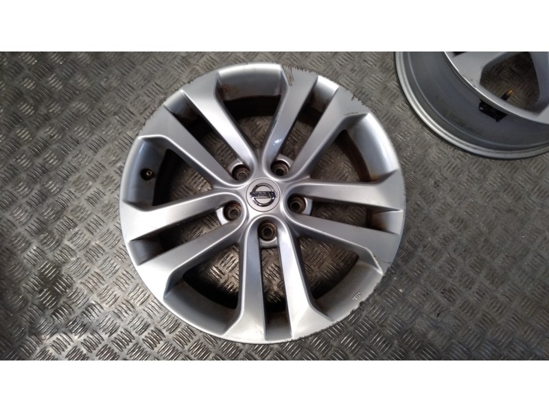 Recambio de juego llantas aluminio para nissan juke (f15) acenta referencia OEM IAM 7X17 5 TORN ET47 ALUMINIO 