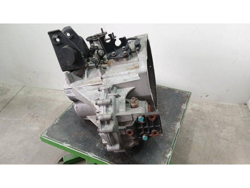 Recambio de caja cambios para kia carnival ex referencia OEM IAM 4300038050 Y061112465 5 VELOCIDADES