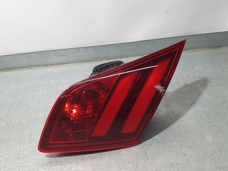 Recambio de piloto trasero derecho para peugeot 308 allure referencia OEM IAM 9677818280  INTERIOR