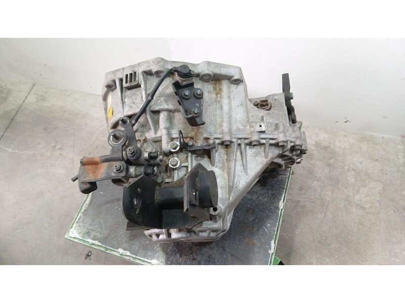 Recambio de caja cambios para kia carnival ex referencia OEM IAM 4300038050 Y061112465 5 VELOCIDADES