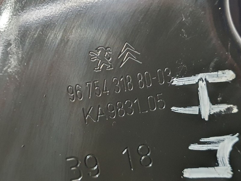 Recambio de carter para peugeot 208 1.2 12v e-vti referencia OEM IAM 9834236780  HM05