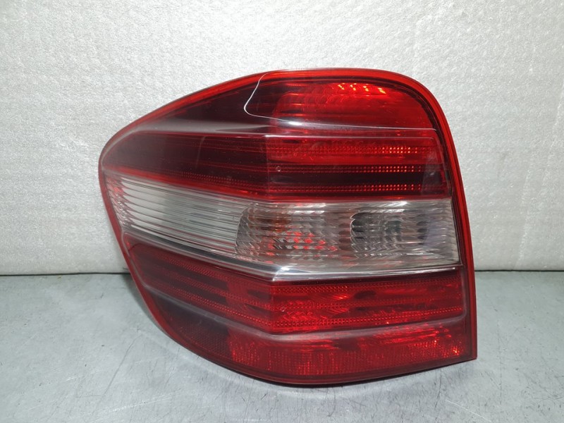 Recambio de piloto trasero izquierdo para mercedes-benz clase m (w164) ml 300 cdi be 4-matic (164.121) referencia OEM IAM A16490