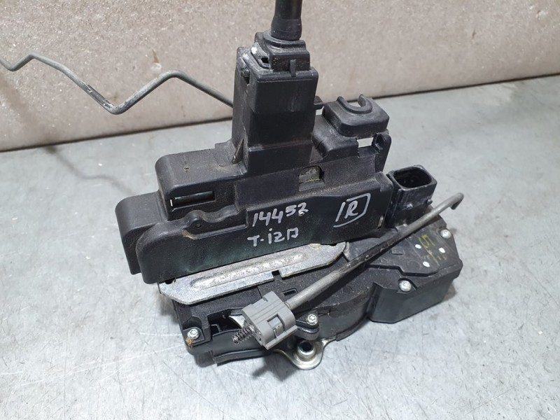 Recambio de cerradura puerta trasera izquierda para opel antara cosmo 4x4 referencia OEM IAM SIN REF  