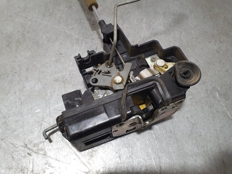 Recambio de cerradura puerta trasera izquierda para opel antara cosmo 4x4 referencia OEM IAM SIN REF  