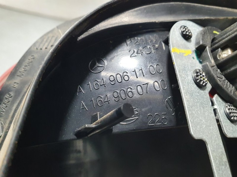 Recambio de piloto trasero izquierdo para mercedes-benz clase m (w164) ml 300 cdi be 4-matic (164.121) referencia OEM IAM A16490