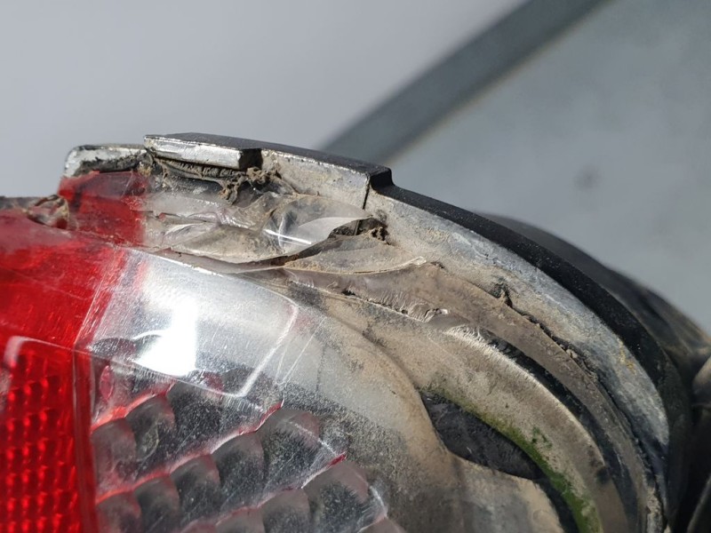 Recambio de piloto trasero derecho paragolpes para renault captur intens referencia OEM IAM 265540003R  CANTO TOCADO