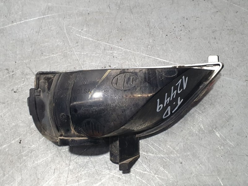 Recambio de piloto trasero derecho paragolpes para renault captur intens referencia OEM IAM 265540003R  CANTO TOCADO