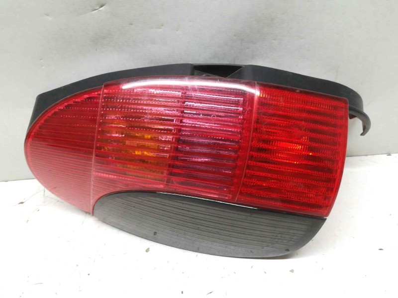 Recambio de piloto trasero izquierdo para peugeot 306 break referencia OEM IAM   