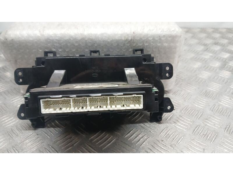 Recambio de mando climatizador para kia carnival ex referencia OEM IAM 972504D251VA  