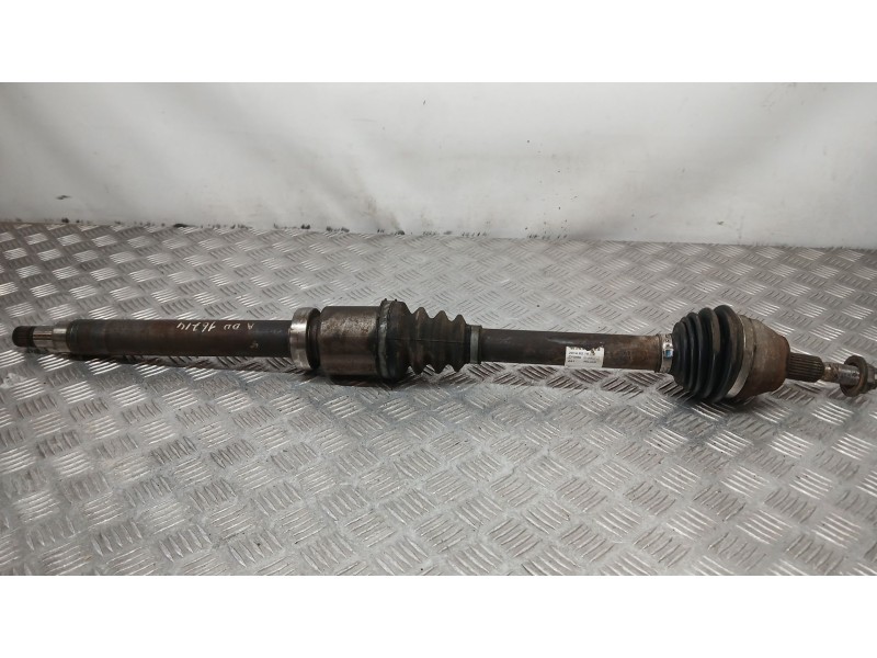 Recambio de transmision delantera derecha para ford focus iii 1.6 tdci referencia OEM IAM AV613B436CC  