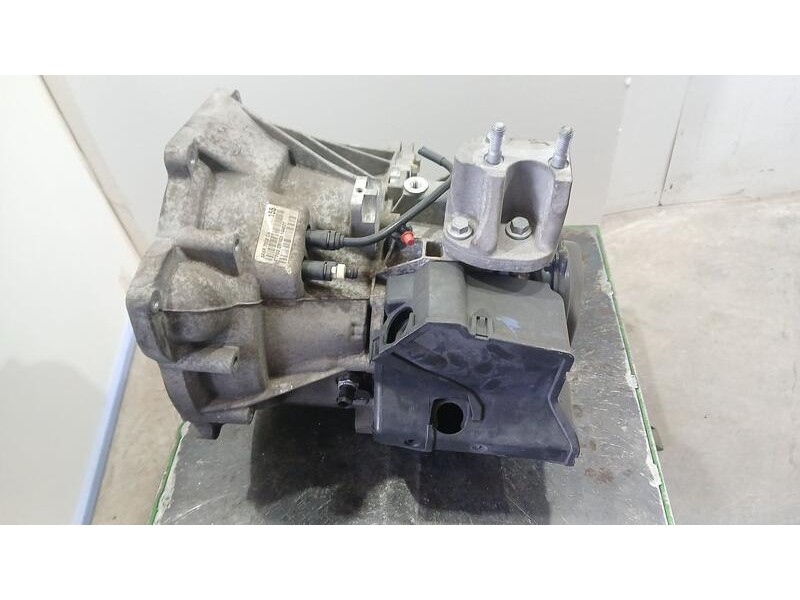 Recambio de caja cambios para ford fiesta (cb1) ambiente referencia OEM IAM 8A6R7002CA 144027 