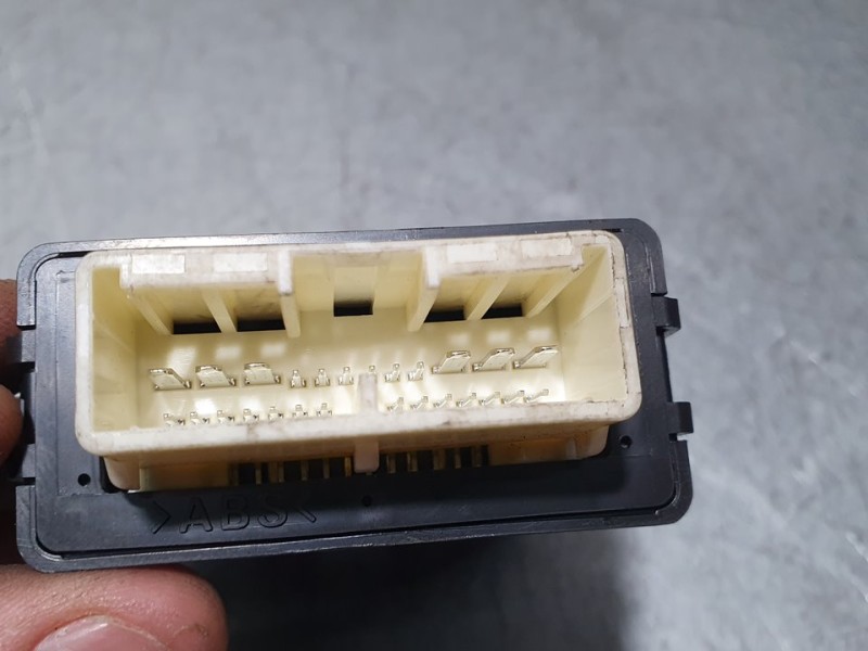 Recambio de modulo electronico para toyota land cruiser (j15) vx referencia OEM IAM 8594060120 4230002290 