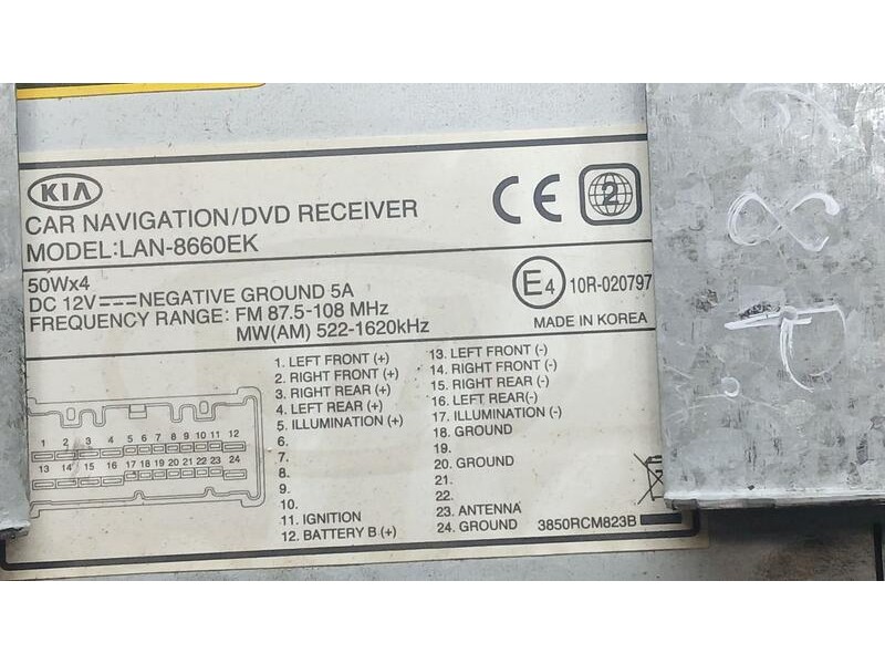 Recambio de sistema navegacion gps para kia carnival ex referencia OEM IAM LAN8660EK  5221620KHZ