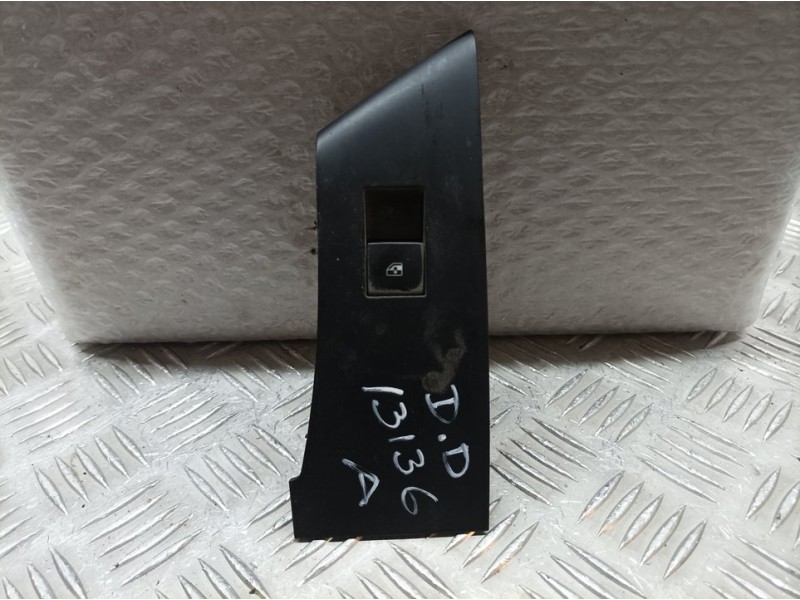 Recambio de mando elevalunas delantero derecho para opel astra j lim. selective referencia OEM IAM 13301886  