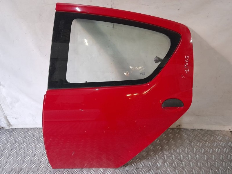 Recambio de puerta trasera izquierda para toyota aygo (kgb/wnb) básico referencia OEM IAM   
