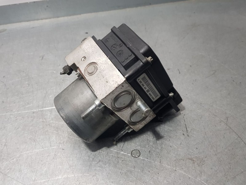 Recambio de abs para toyota aygo (kgb/wnb) básico referencia OEM IAM 445100H010 0265231579 BOSCH