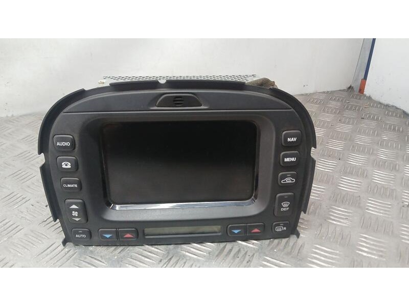 Recambio de sistema navegacion gps para jaguar s-type 2.7 v6 diesel executive referencia OEM IAM 2R8310E889AG C/ MANDO CLIMATIZA