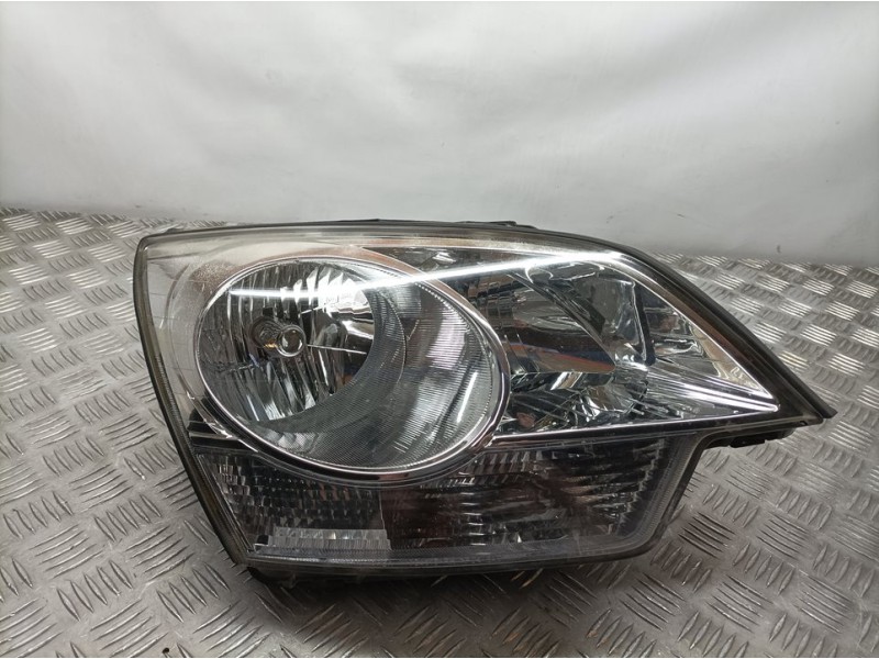 Recambio de faro derecho para opel antara cosmo 4x4 referencia OEM IAM 20839665  POCO SUCIO POR DENTRO