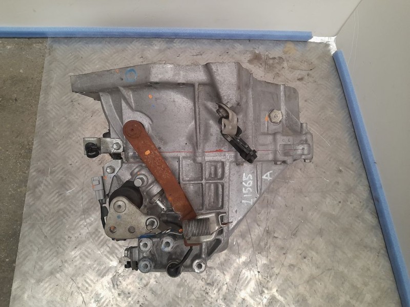 Recambio de caja cambios para toyota aygo (kgb/wnb) básico referencia OEM IAM 20TT01 1136917 5 VELOCIDADES