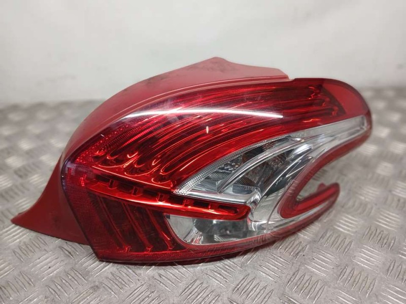 Recambio de piloto trasero derecho para peugeot 208 active referencia OEM IAM 9672628380  