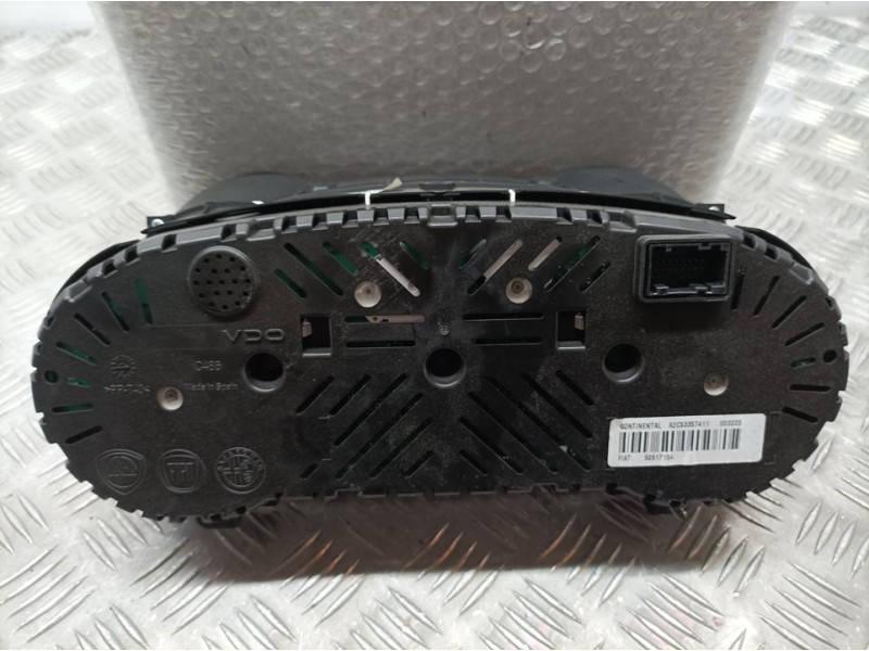 Recambio de cuadro instrumentos para alfa romeo mito (145) distinctive referencia OEM IAM 50517154 A2C53357411 VDO