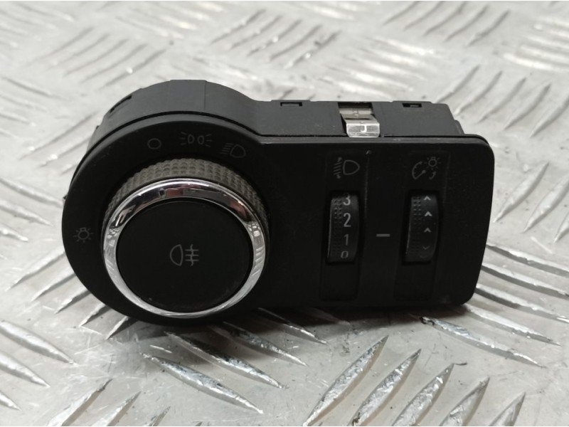 Recambio de mando luces para opel astra j lim. selective referencia OEM IAM 13268705  