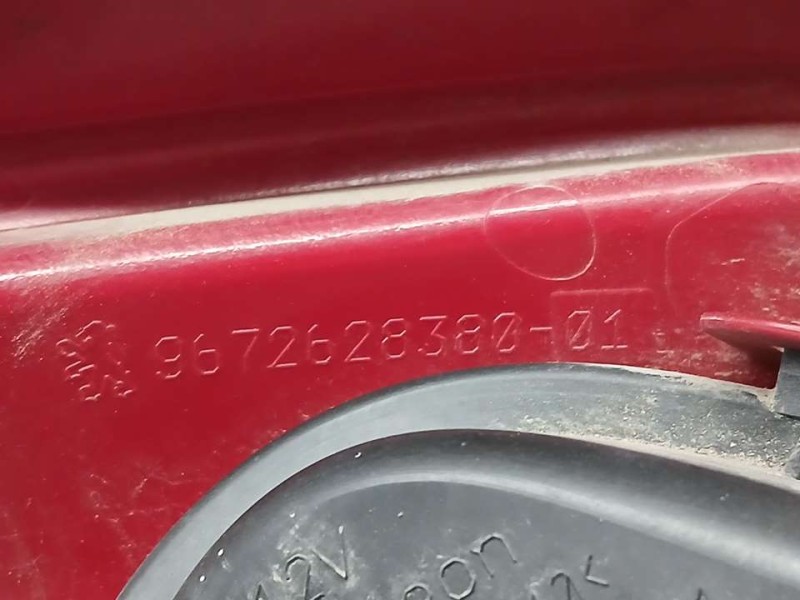 Recambio de piloto trasero derecho para peugeot 208 active referencia OEM IAM 9672628380  