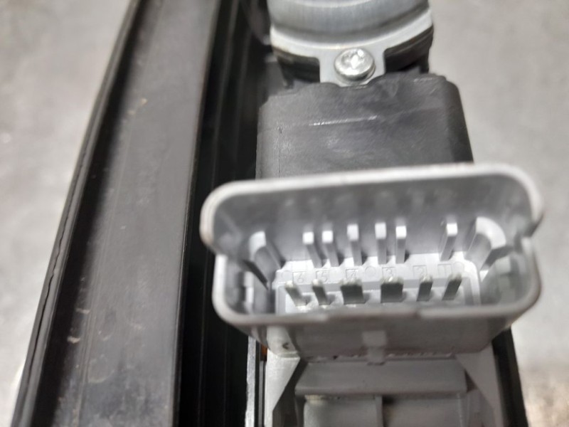 Recambio de elevalunas trasero izquierdo para opel corsa f edition referencia OEM IAM 9829045980  ELECTRICO 6 PINES