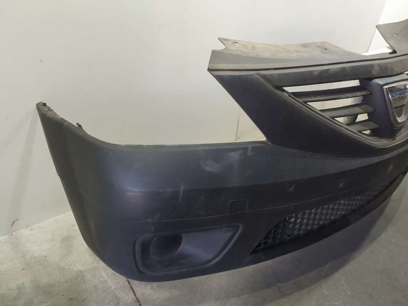 Recambio de paragolpes delantero para dacia logan express ambiance referencia OEM IAM 6001549312  