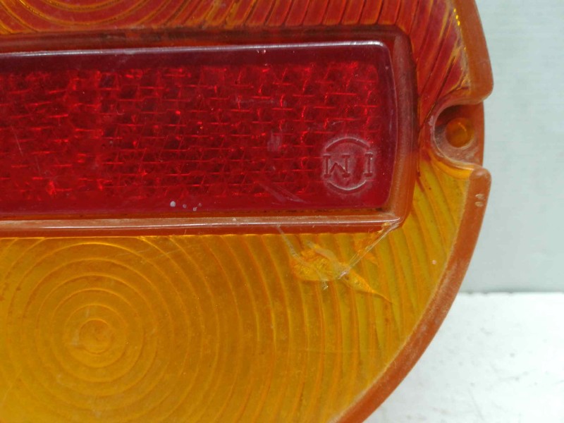 Recambio de piloto trasero derecho para seat 850 850n referencia OEM IAM  TOCADO SOLO TULIPA