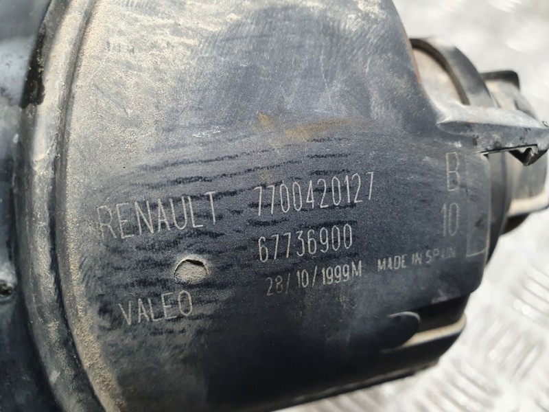 Recambio de faro antiniebla derecho para renault scenic (ja..) 1.9 dti rt referencia OEM IAM 7700420127 67736900 VALEO