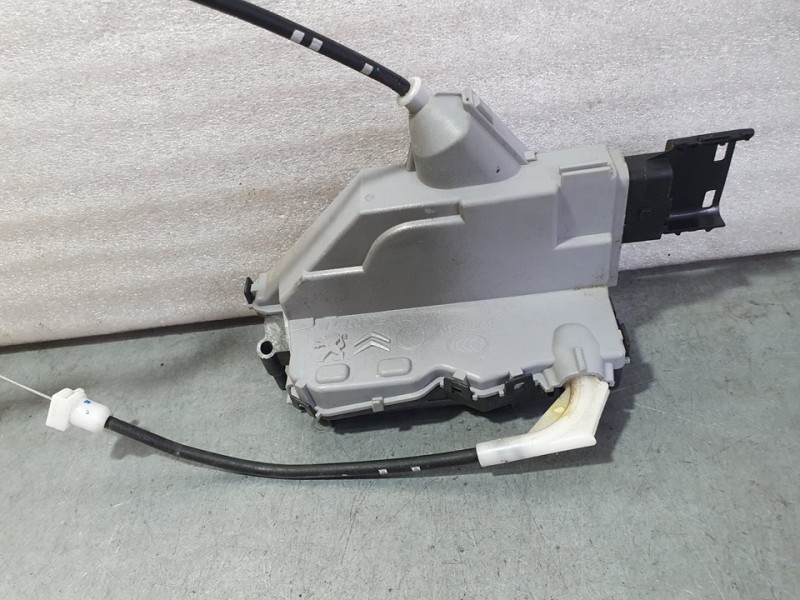 Recambio de cerradura puerta trasera derecha para peugeot 3008 style referencia OEM IAM 1113M1476I1  6 PINES