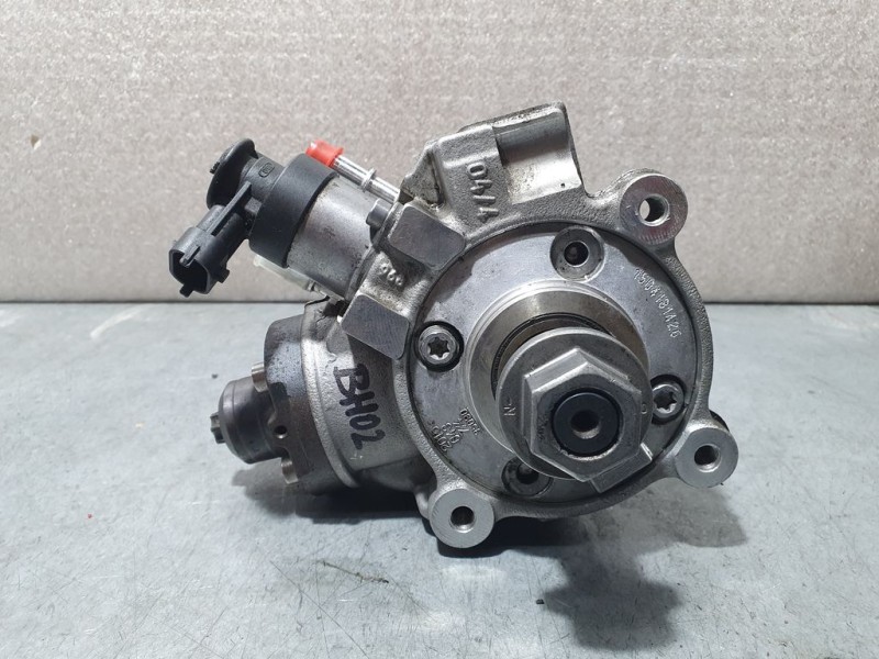 Recambio de bomba alta presion para peugeot 308 1.6 blue-hdi fap referencia OEM IAM 9811347380 0445010739 BOSCH