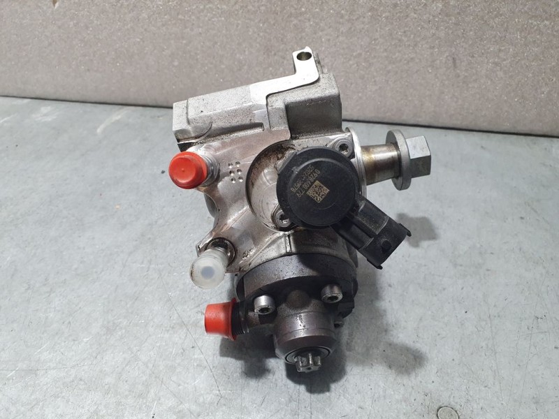 Recambio de bomba alta presion para peugeot 308 1.6 blue-hdi fap referencia OEM IAM 9811347380 0445010739 BOSCH