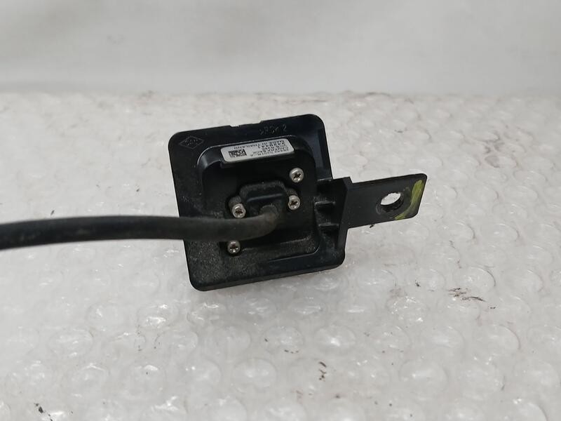 Recambio de camara vision trasera para renault captur zen referencia OEM IAM 284425201r  2429441