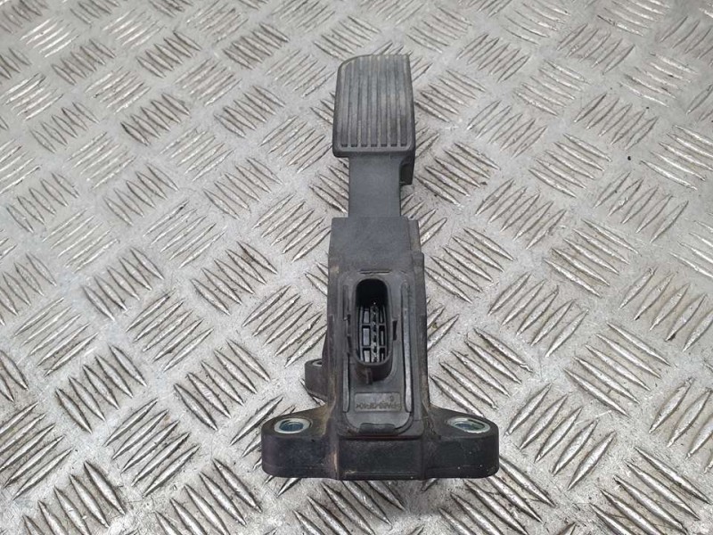 Recambio de potenciometro pedal para peugeot 108 top allure referencia OEM IAM 781100H040  