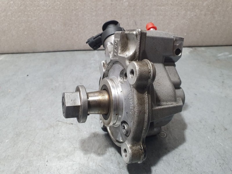 Recambio de bomba alta presion para peugeot 308 1.6 blue-hdi fap referencia OEM IAM 9811347380 0445010739 BOSCH