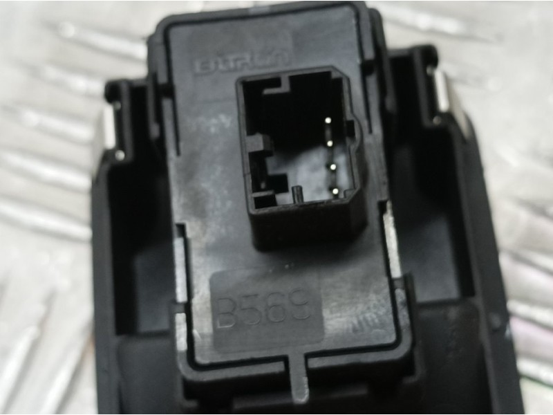 Recambio de mando elevalunas delantero derecho para alfa romeo mito (145) distinctive referencia OEM IAM B569  BITRON