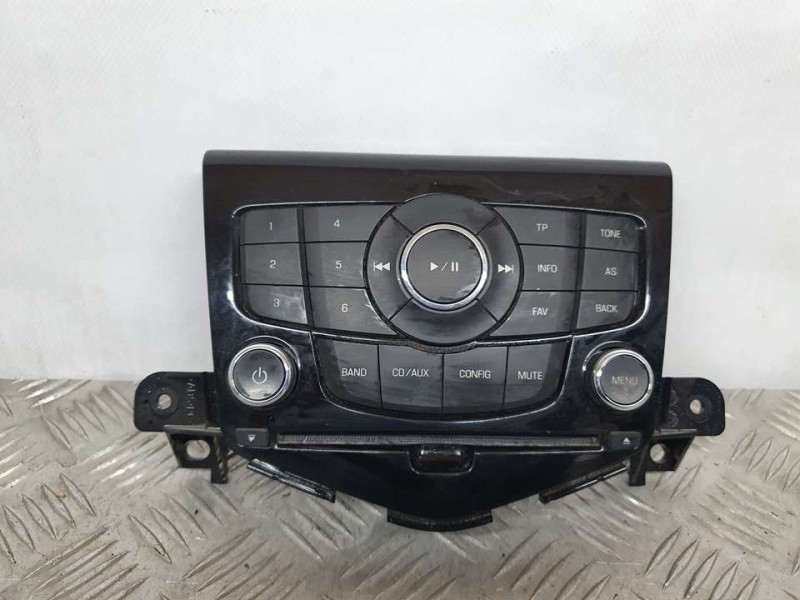Recambio de mando radio para chevrolet cruze lt referencia OEM IAM 94563271  