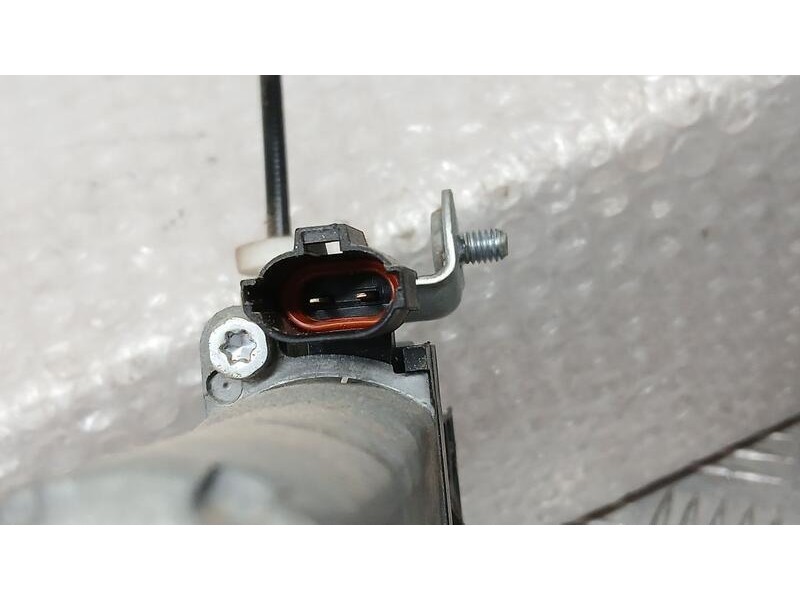 Recambio de elevalunas delantero derecho para ssangyong rodius referencia OEM IAM 7234021001 ELECTRICO 2 PINS 