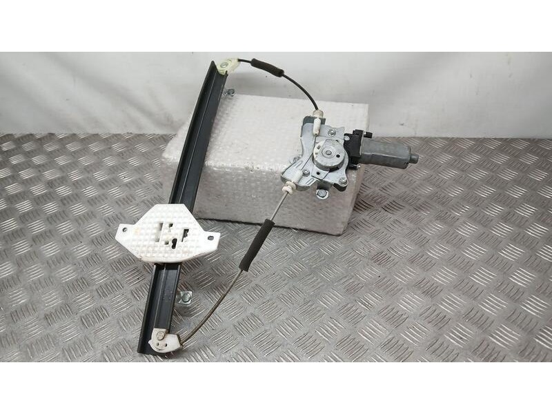 Recambio de elevalunas delantero derecho para ssangyong rodius referencia OEM IAM 7234021001 ELECTRICO 2 PINS 